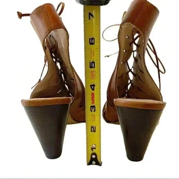 Vince Camuto Estie Leather Ankle Booties Peep Toe Heeled Lace Up Tan Brown 10 - Picture 11 of 14